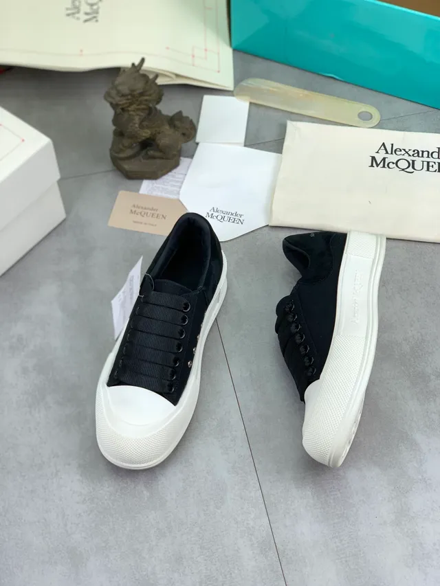 Alexander McQueen Oversized Sneaker Black and White Lifestyle Sneakers 5