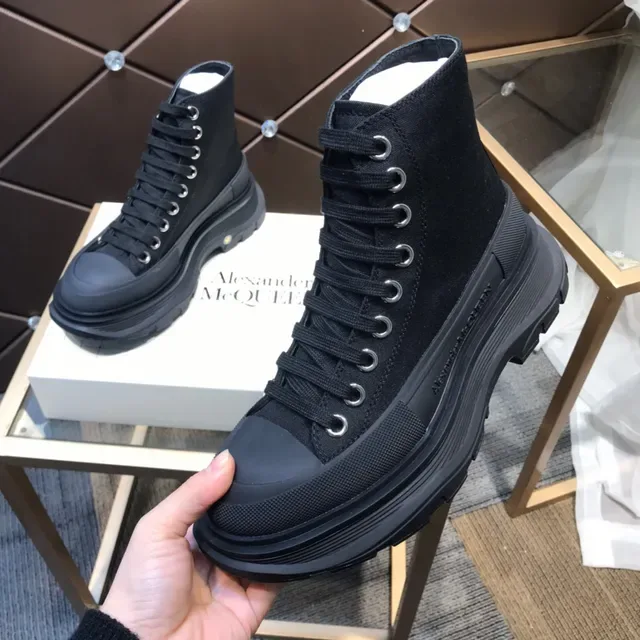 Alexander McQueen ओवरसाइज्ड काली चंक स्नीकर 3