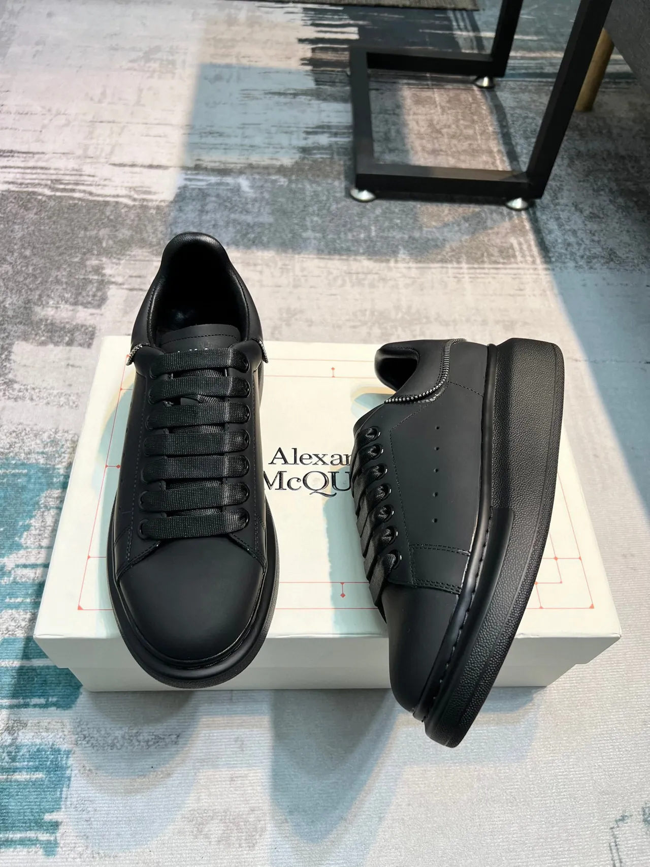 Alexander McQueen oversized sneaker noir lifestyle sneakers 5