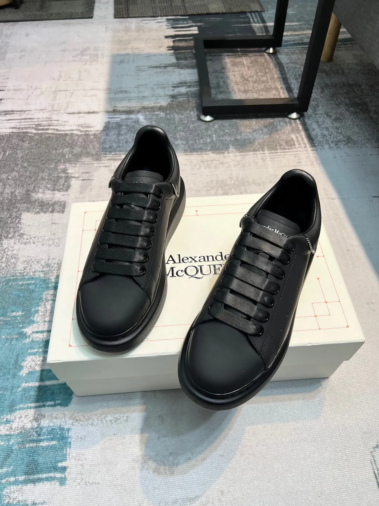 Alexander McQueen oversized sneaker noir lifestyle sneakers 6