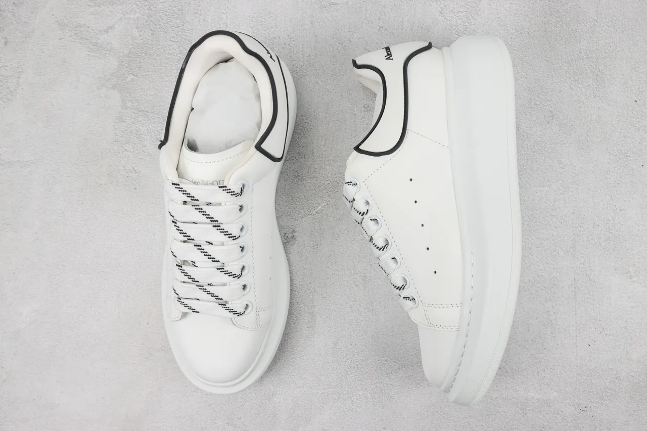 Alexander McQueen Oversized Sneaker White Black Platform Sole Smooth Leather Upper Lifestyle Sneakers 3