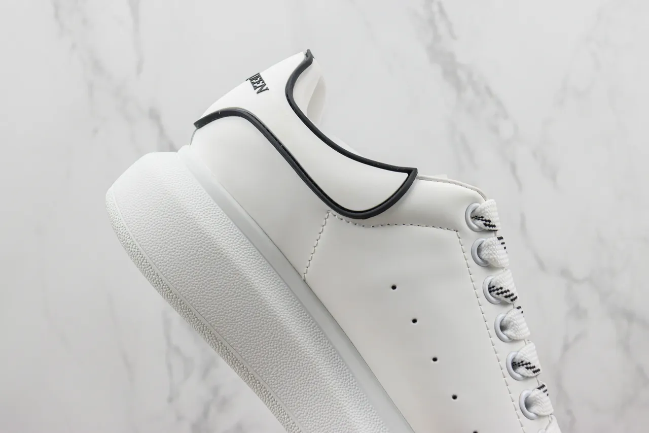 Alexander McQueen Oversized Sneaker White Black Platform Sole Smooth Leather Upper Lifestyle Sneakers 5