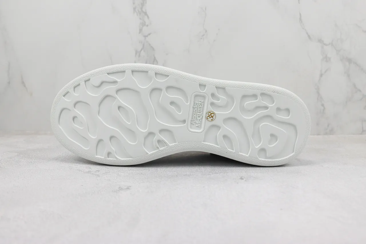 Alexander McQueen Oversized Sneaker White Black Platform Sole Smooth Leather Upper Lifestyle Sneakers 8