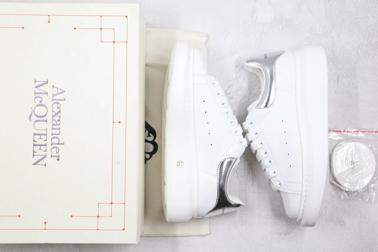 Alexander McQueen Sneakers Oversized Branco Prata Plataforma Couro Suave Superior Lifestyle Sneakers 2