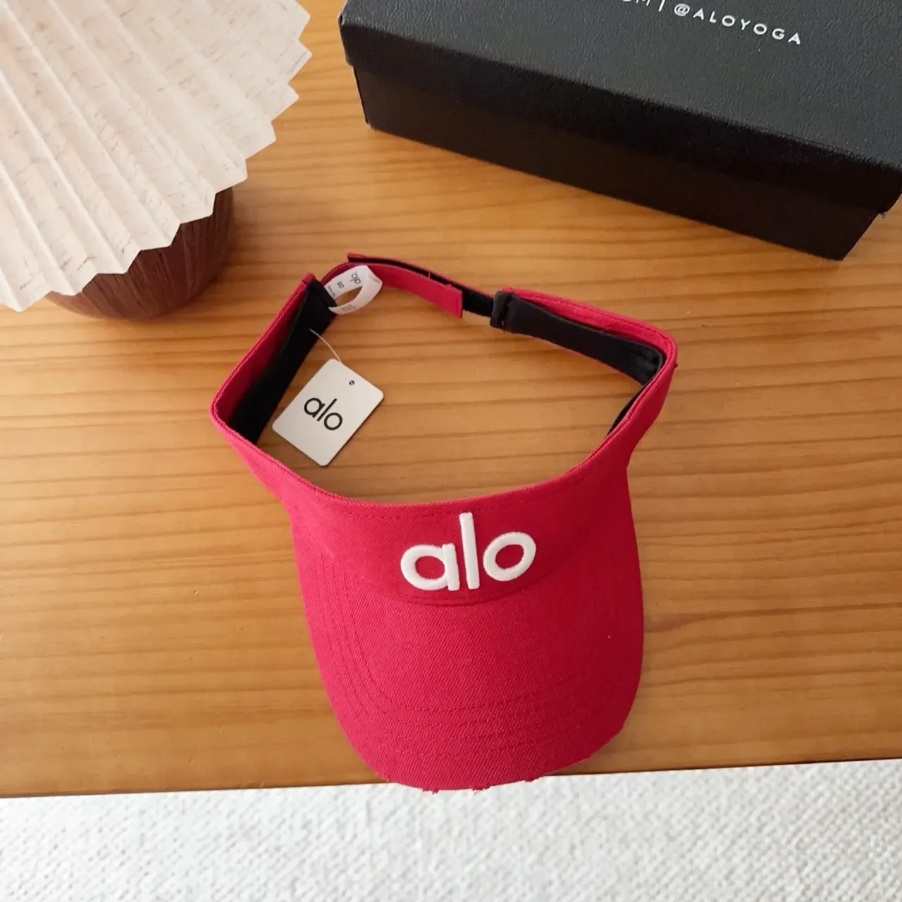 Alo Boné de beisebol logo bordado vermelho branco alça ajustável 3