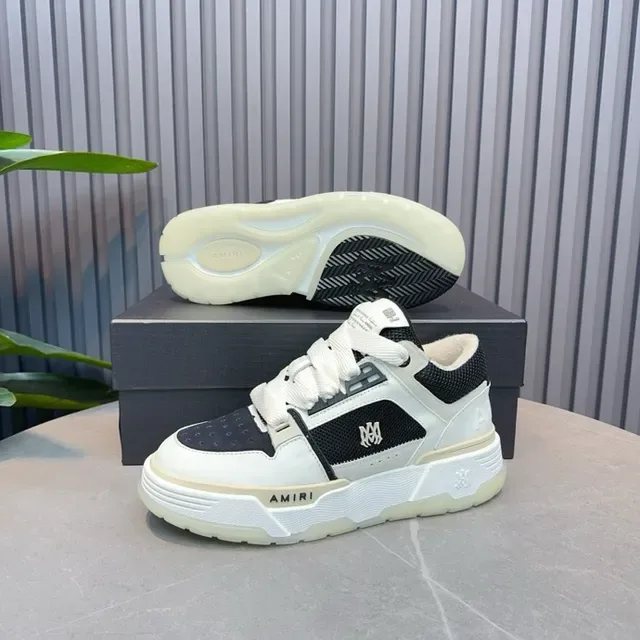 Amiri MA Court sneakers lifestyle blanc et noir 2
