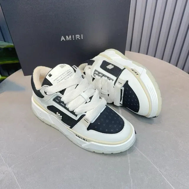 Amiri MA Court sneakers lifestyle blanc et noir 3