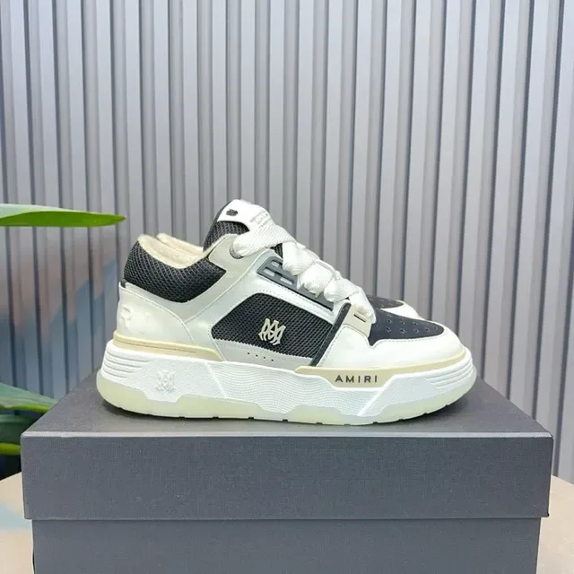 Amiri MA Court sneakers lifestyle blanc et noir 8