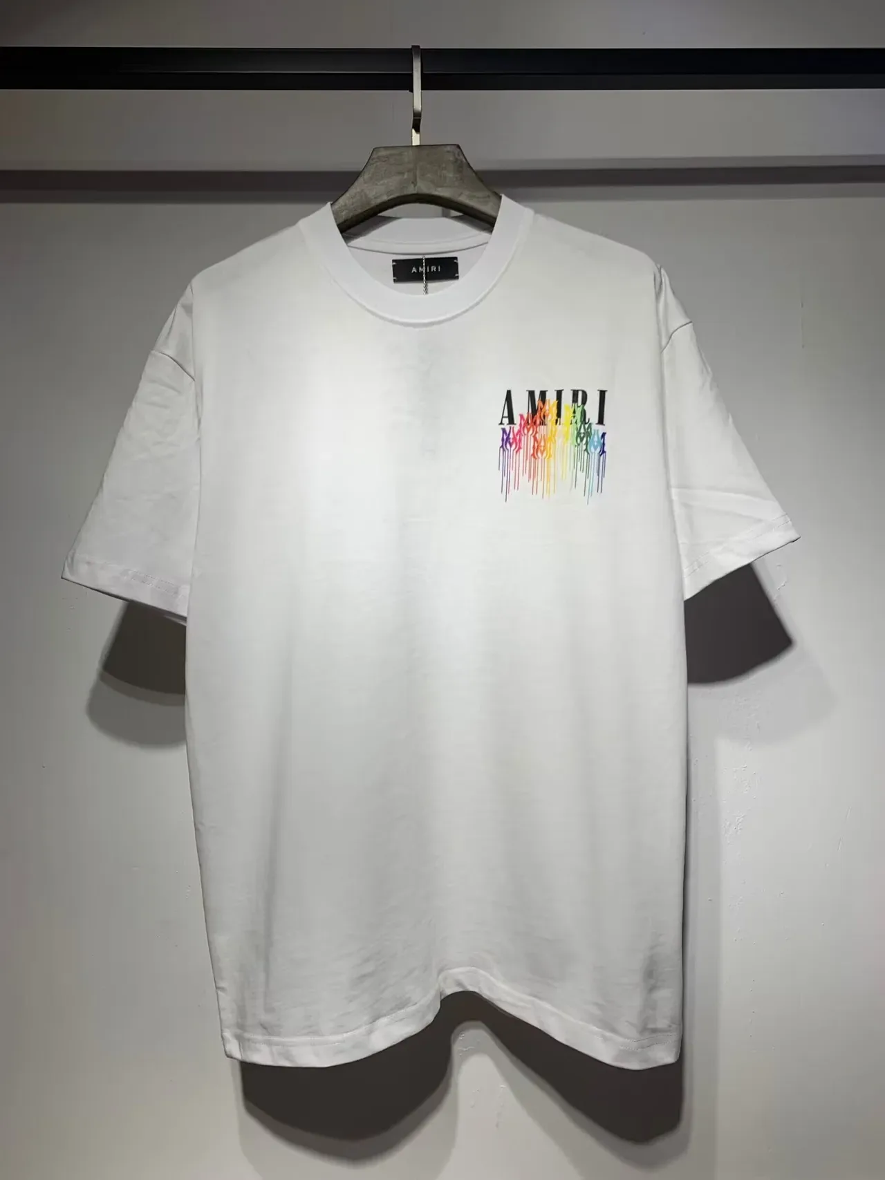 تيشيرت Amiri جرافيك بشعار Rainbow Drip 4