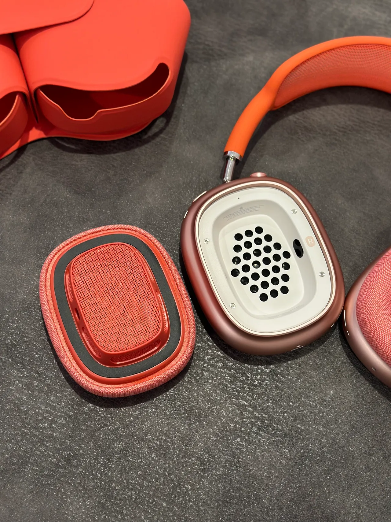 Apple AirPods Max Orange Fones supra-auriculares 13