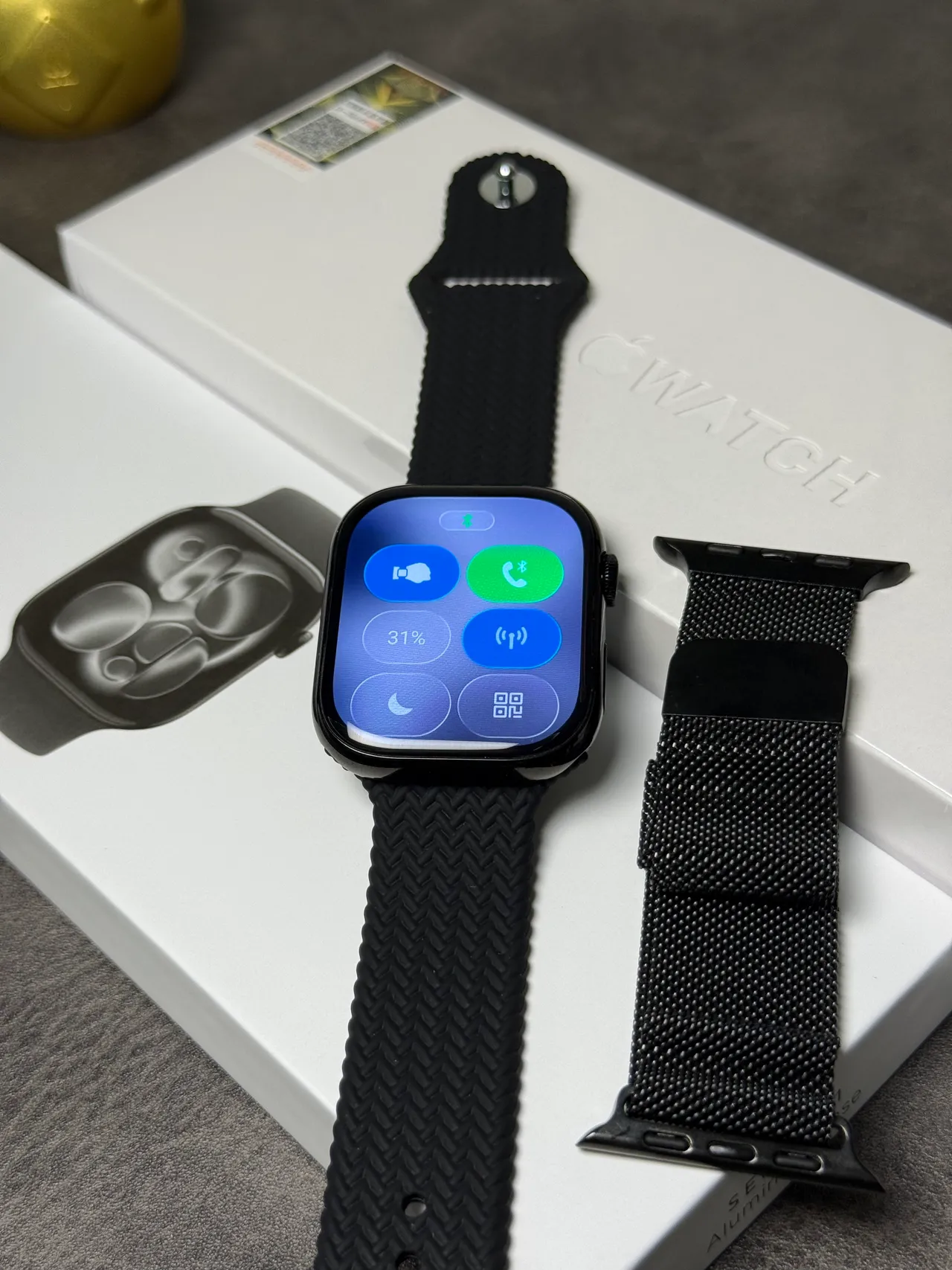 Apple Series 7 黑色平边铝合金表壳数字表冠控制运动手表 5