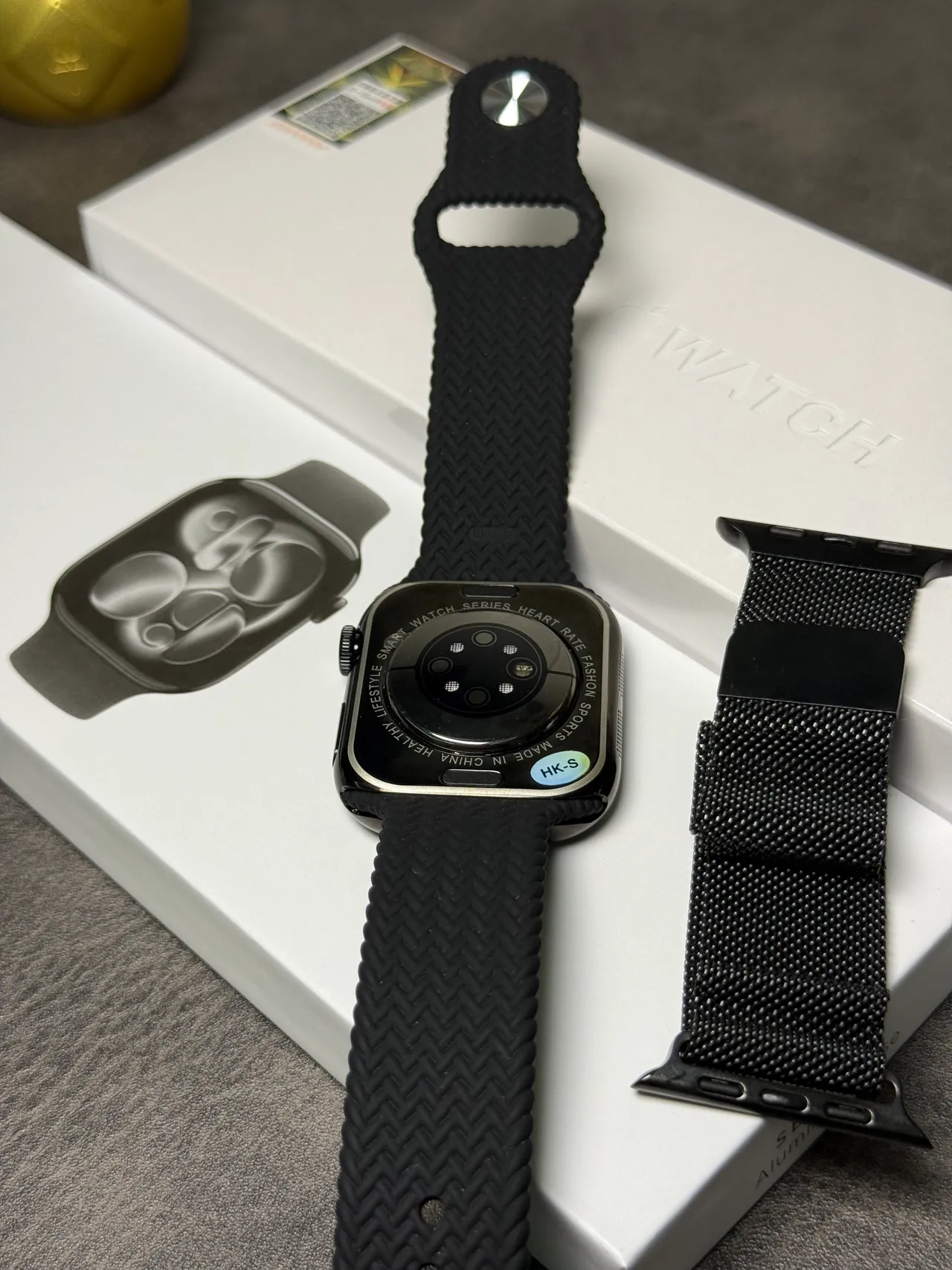 Apple Series 7 黑色平边铝合金表壳数字表冠控制运动手表 7