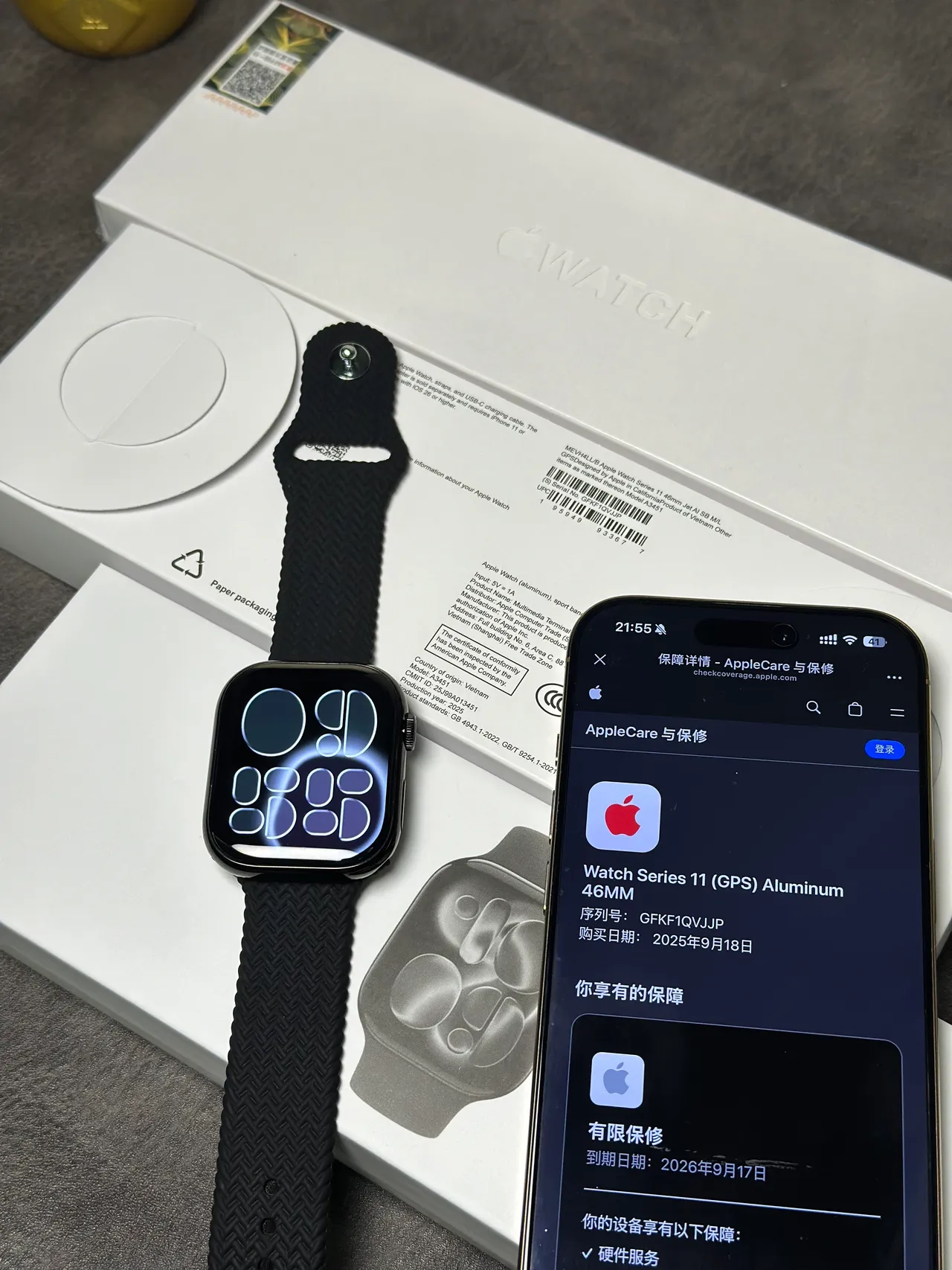 Apple Series 7 黑色平边铝合金表壳数字表冠控制运动手表 8