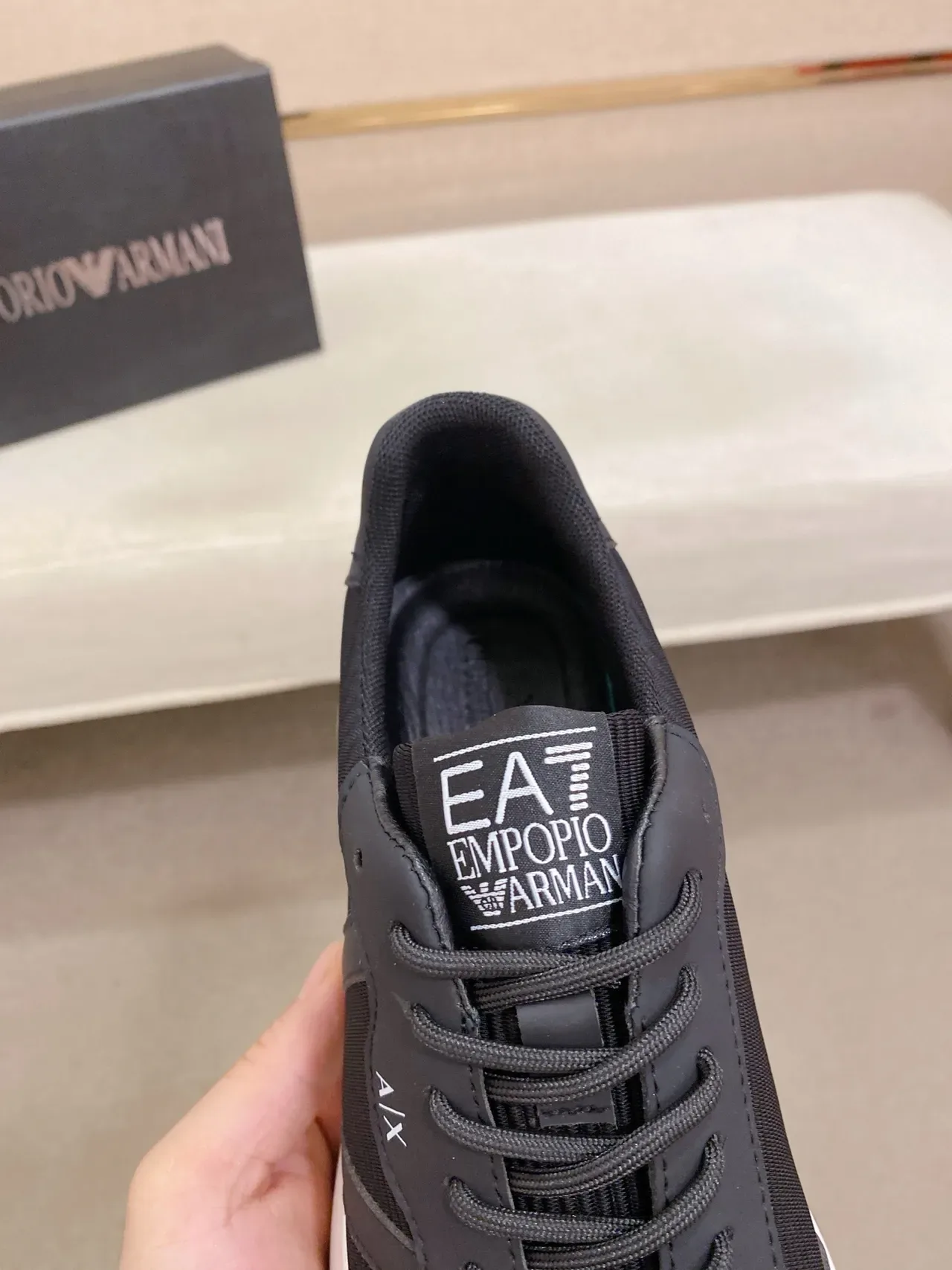 Armani Exchange Tênis Lifestyle Preto e Branco 4