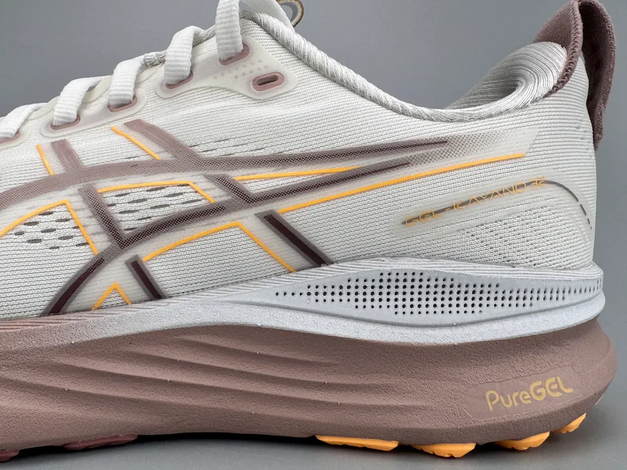 Chaussures de running ASICS Gel-Kayano 32 Off-White et Dusty Rose 4