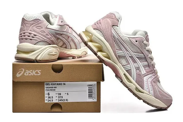 ASICS Gel-Kayano 粉色和白色跑鞋 6
