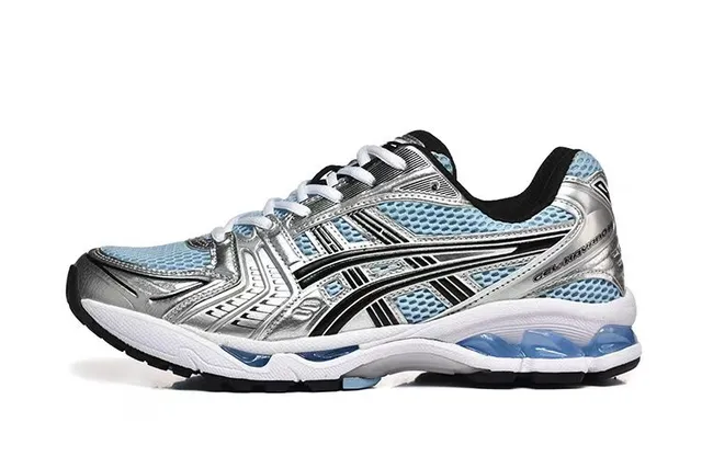 ASICS Gel-Kayano चांदी और हल्का नीला रनिंग जूते 2