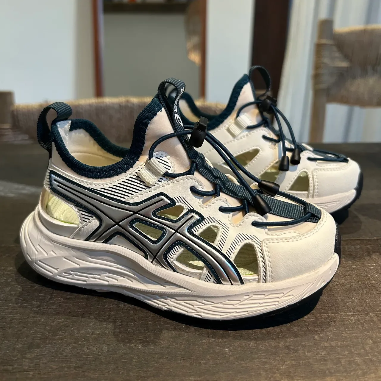 ASICS أبيض أسود كعب سول كثيفة منحوتة نمط قفص طبقات اصطناعية حذاء رياضي أسلوب حياة 6