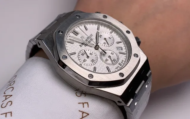 Audemars Piguet Royal Oak Offshore Chronograph সাদা ট্যাপিসেরি ডায়াল মেকানিক্যাল ওয়াচ 5