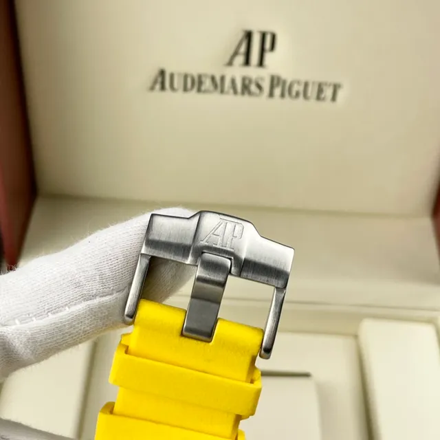 Audemars Piguet Royal Oak Offshore হলুদ এবং নীল যান্ত্রিক ঘড়ি 2
