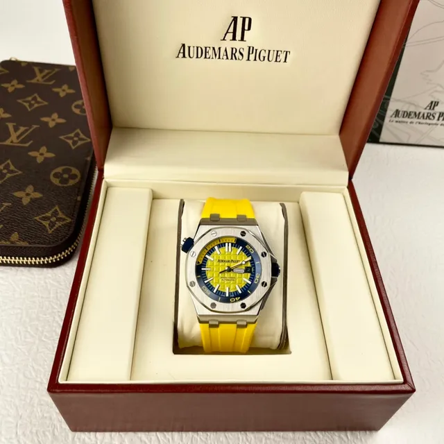 Audemars Piguet Royal Oak Offshore হলুদ এবং নীল যান্ত্রিক ঘড়ি 3