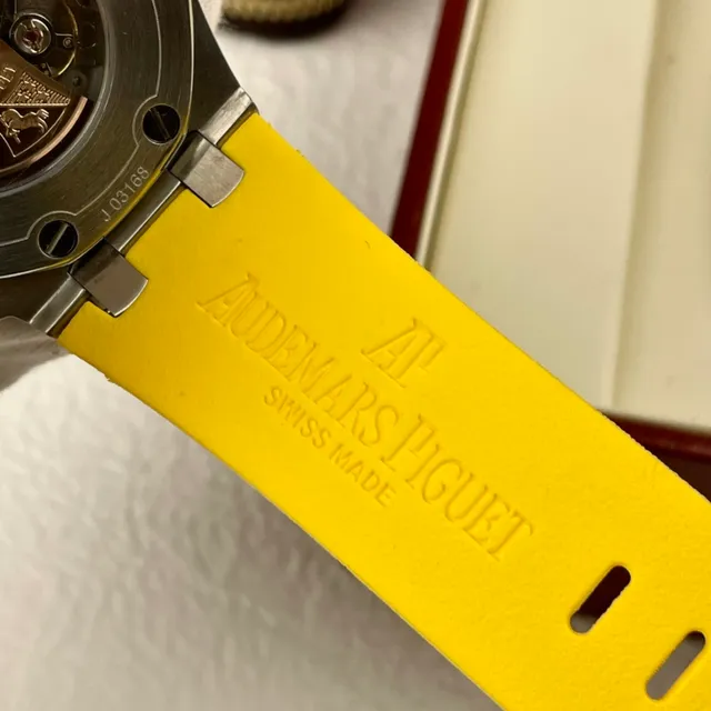 Audemars Piguet Royal Oak Offshore হলুদ এবং নীল যান্ত্রিক ঘড়ি 4