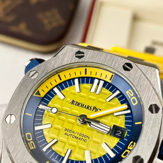 Audemars Piguet Royal Oak Offshore হলুদ এবং নীল যান্ত্রিক ঘড়ি 8