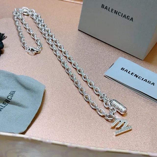 Balenciaga B Chain 银色 Logo Pendant 项链 9