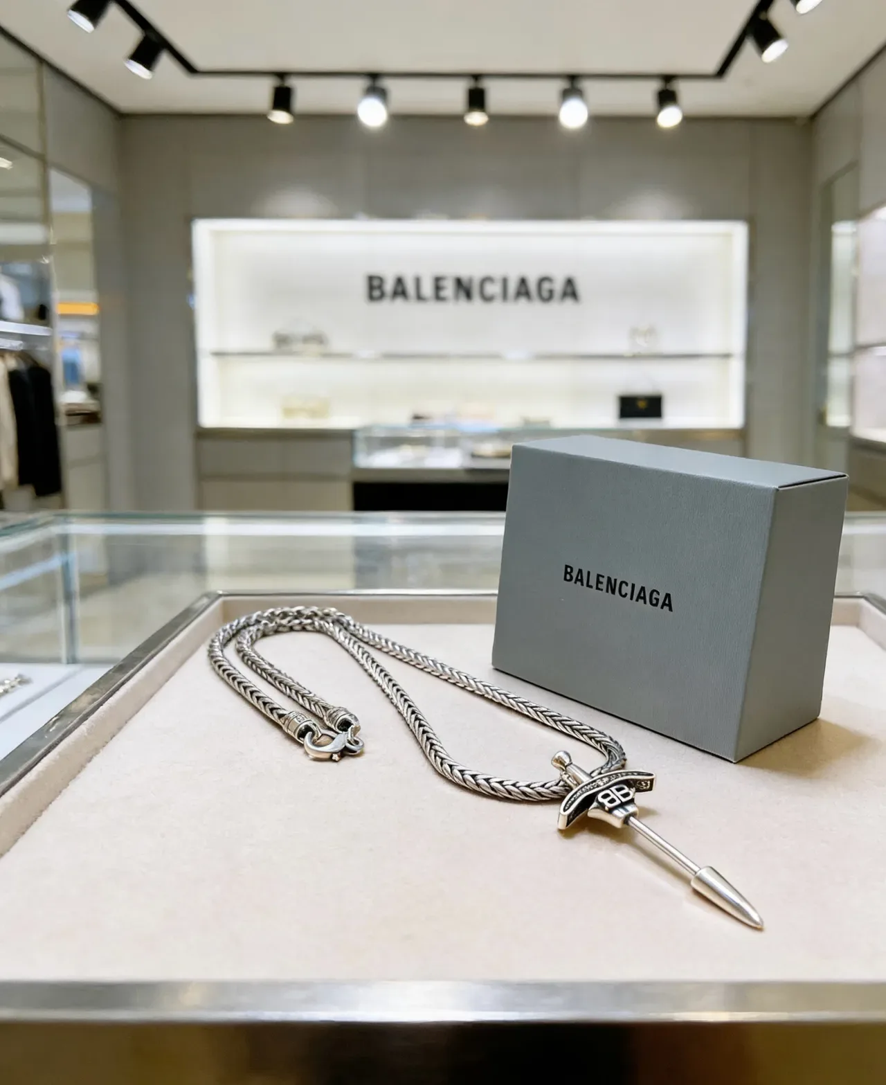 Collier Balenciaga BB Dagger Argent Bleu Chaîne Tressée Monogramme 7