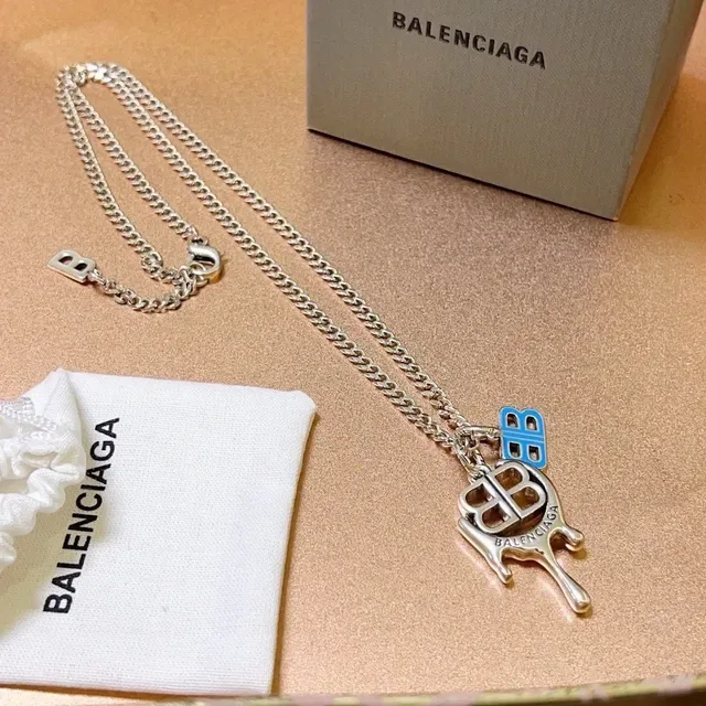 Balenciaga BB Drip Collier Chaîne Curb Argent Bleu 4