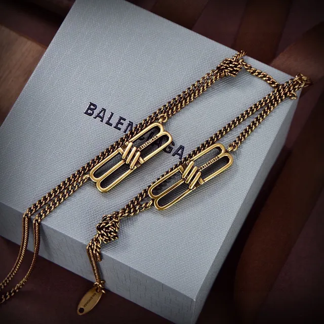 Balenciaga BB Gold Fechadura interlocking Corrente curb Construção Colar 4