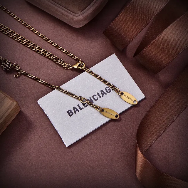 Balenciaga BB Gold Fechadura interlocking Corrente curb Construção Colar 5
