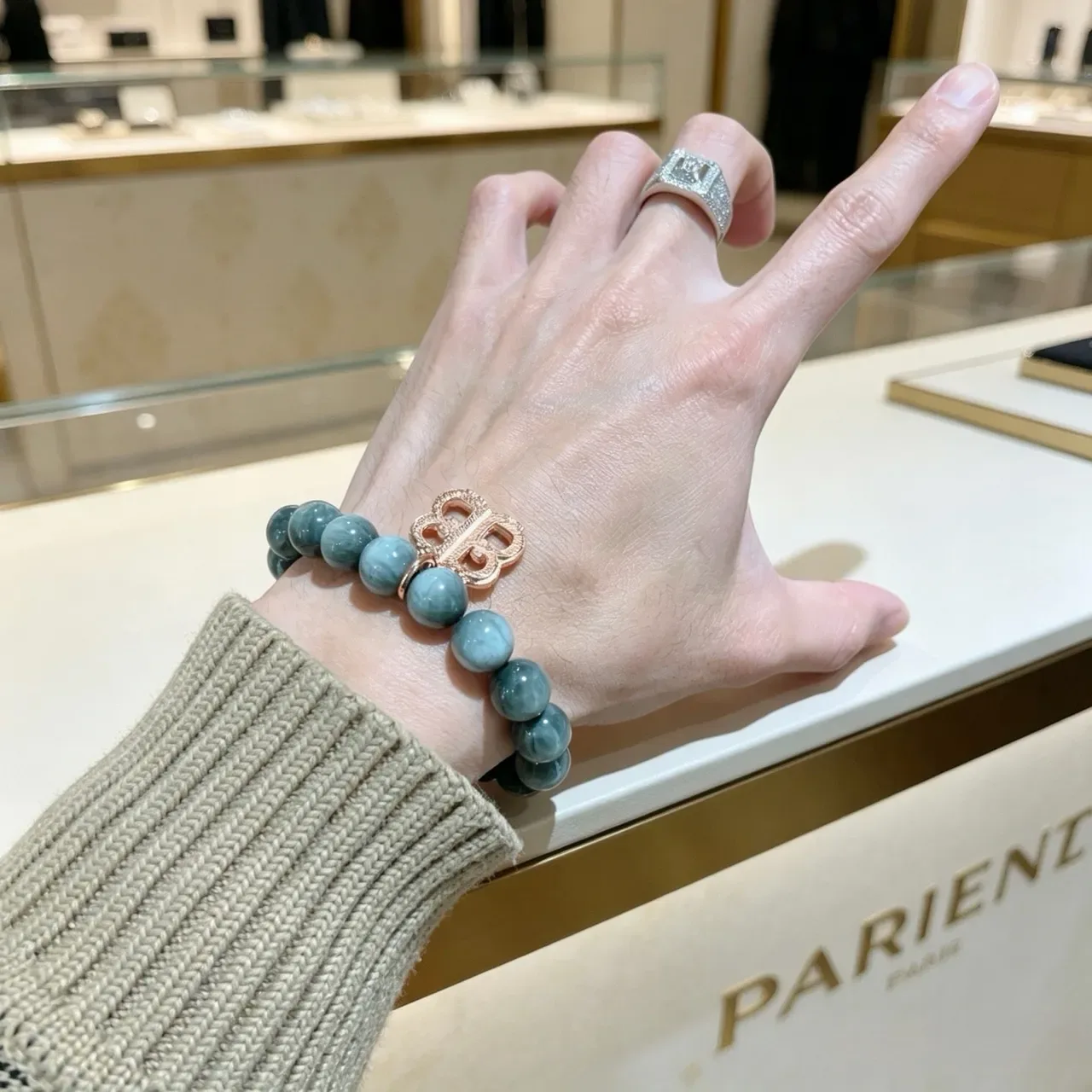 Balenciaga BB Pulsera de Piedras Marbled Verde y Oro con Cuentas 5