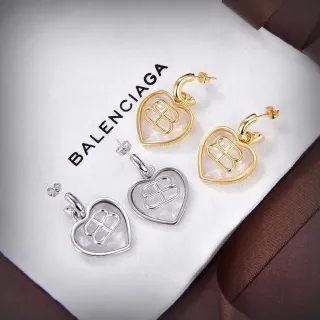 Balenciaga BB Heart أقراط ذهبية فضية مموغرامية