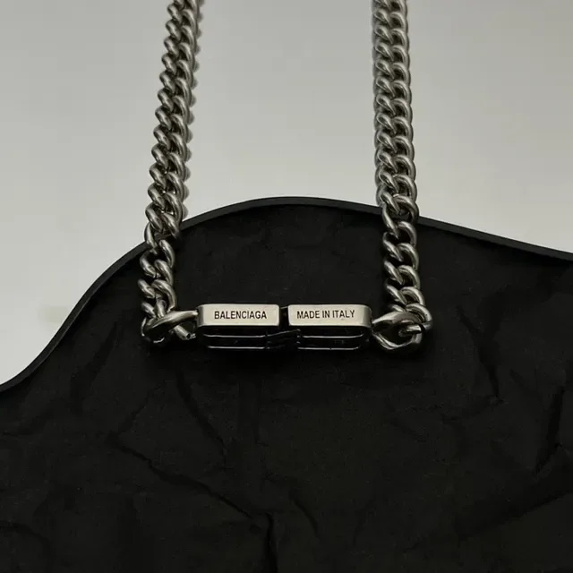 Balenciaga BB Logo 扭曲链 古银项链 2