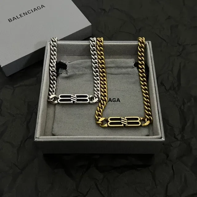 Balenciaga BB Logo 扭曲链 古银项链 6