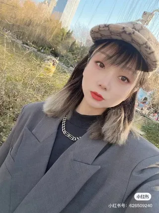 Balenciaga BB Logo 扭曲链 古银项链 9