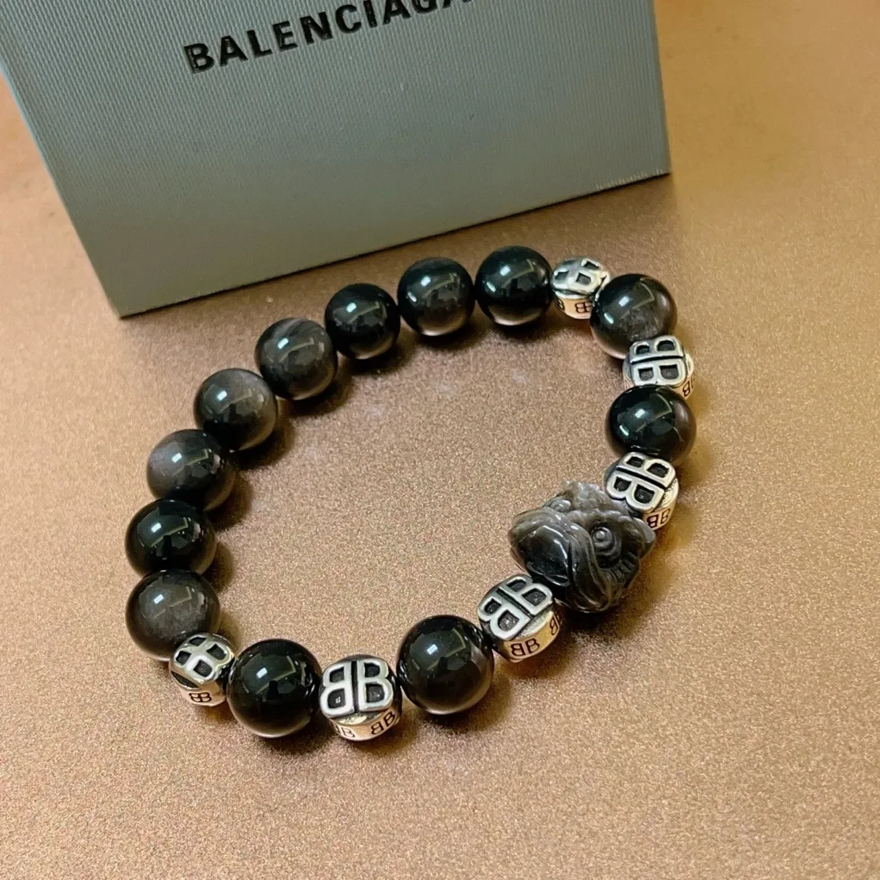 Balenciaga Pulsera Negra Plata con Cuentas Monogramada 2