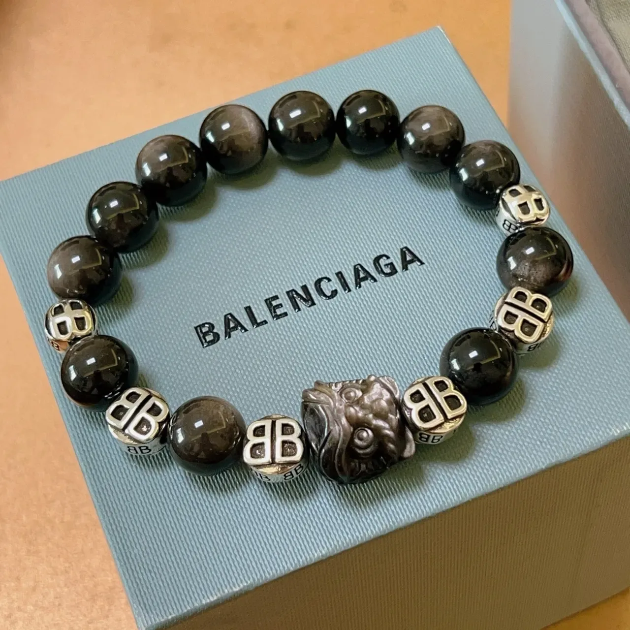 Balenciaga Pulsera Negra Plata con Cuentas Monogramada 3