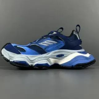 Balenciaga नीला सफेद ओवरसाइज्ड सिल्हूट मिडसोल लेयर्ड मेश एंड सिंथेटिक अपर चंकी स्नीकर