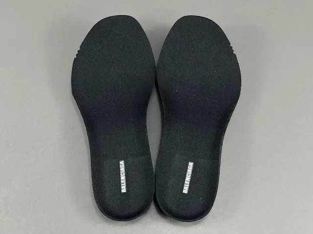 Balenciaga 蓝白 Oversized 雕塑中底 分层网面合成鞋面 厚底运动鞋 4