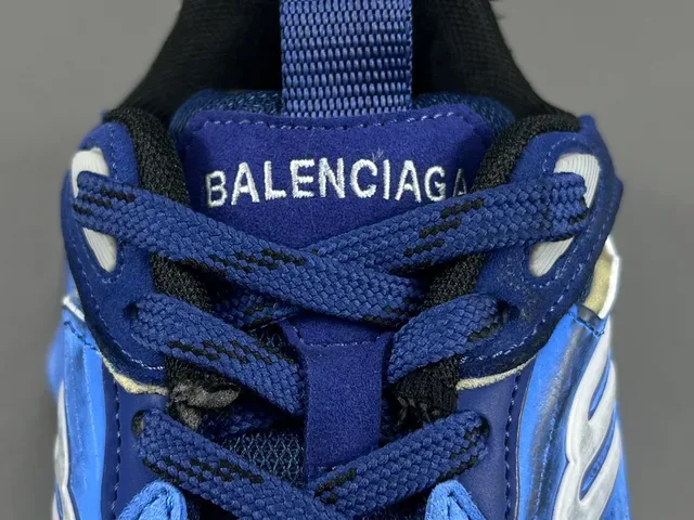 Balenciaga 蓝白 Oversized 雕塑中底 分层网面合成鞋面 厚底运动鞋 5