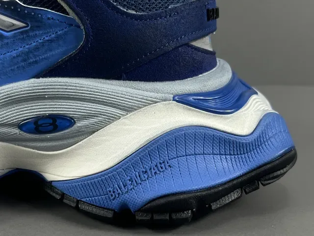 Balenciaga 蓝白 Oversized 雕塑中底 分层网面合成鞋面 厚底运动鞋 7