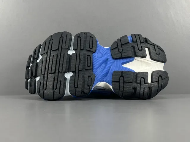 Balenciaga 蓝白 Oversized 雕塑中底 分层网面合成鞋面 厚底运动鞋 13