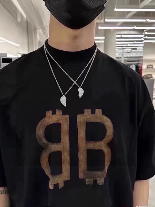 Balenciaga टूटा दिल पावे क्रिस्टल गोल्ड टोन नेकलेस 3