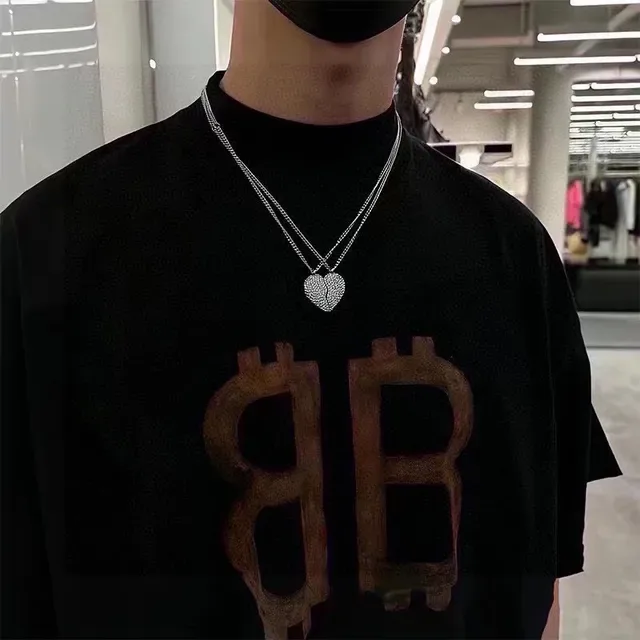 Balenciaga टूटा दिल पावे क्रिस्टल गोल्ड टोन नेकलेस 4