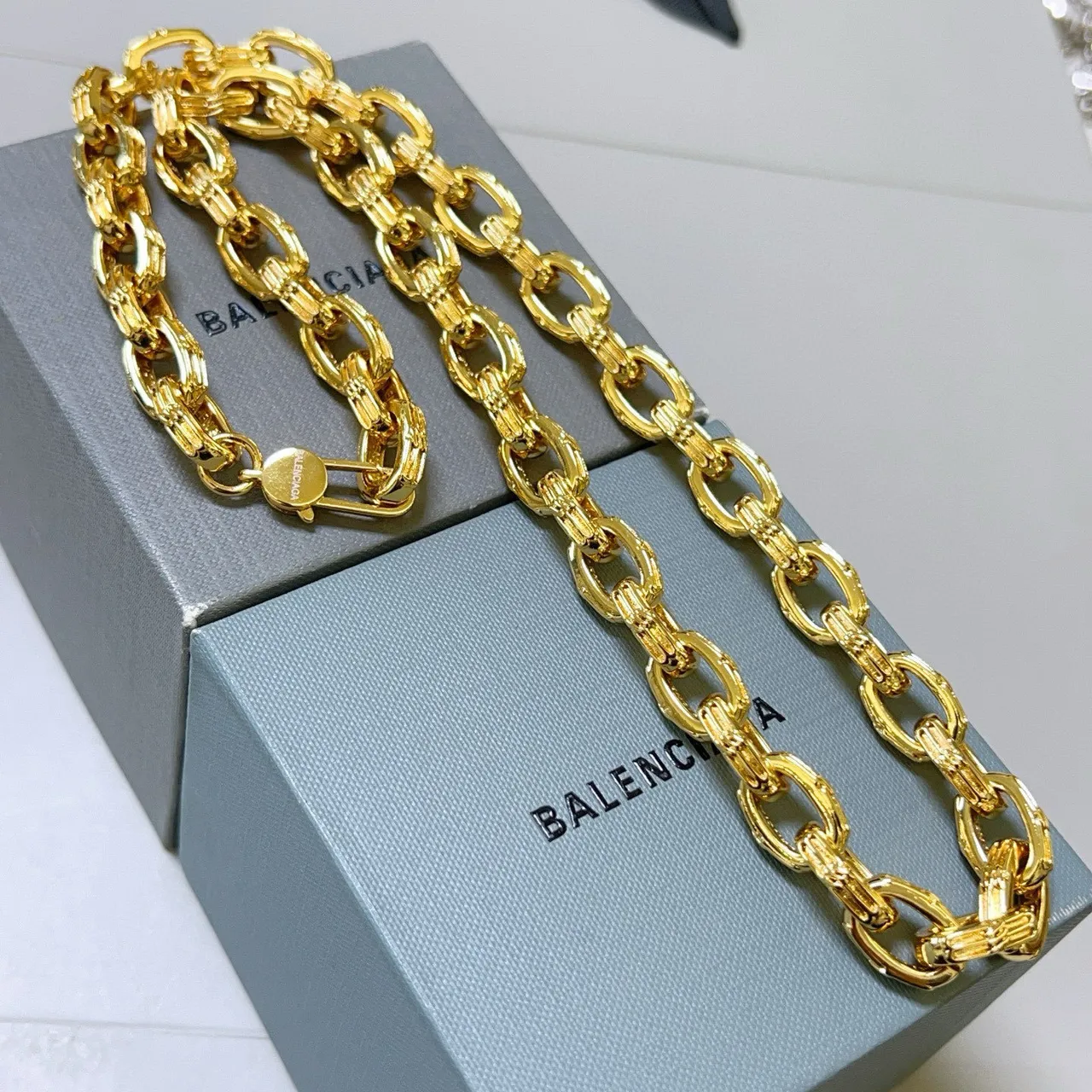 Balenciaga চাঙ্কি ওভাল-লিংক চেইন গোল্ড টেক্সচার্ড বার কানেক্টর নেকলেস 6
