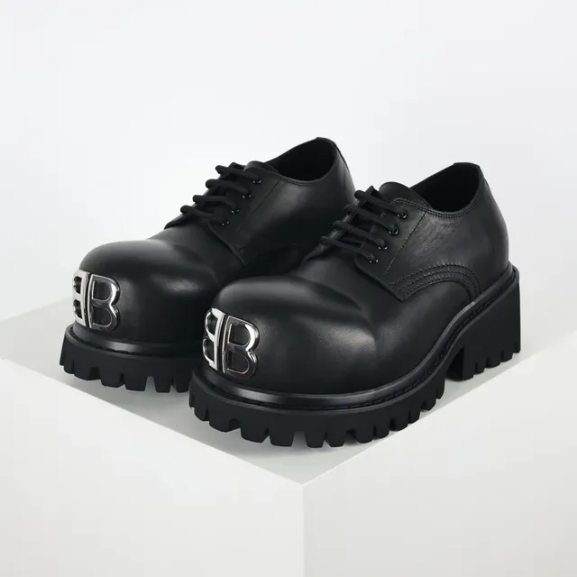 Balenciaga Defender Sapatos Oxford de couro preto 2