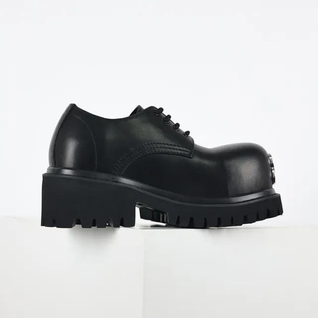 Balenciaga Defender Sapatos Oxford de couro preto 7