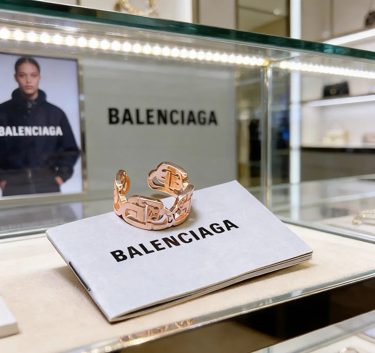 Balenciaga Interlocking Geometric Link روز جولد خاتم 6